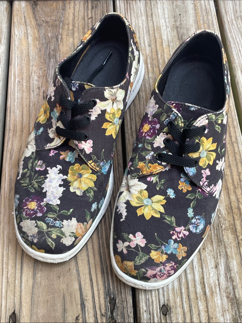 Dr. Martens Black Darcy Floral Cavendish Canvas Sneakers Women's Size 9